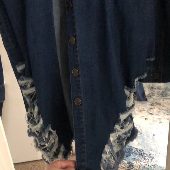 Fashion nova size 2X jean button up the front dress with tear in the thigh area - Picture 4 of 6